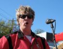 Dalton on gituar